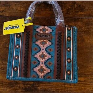 Wrangler✨🤎💙Women's Geometric Blue and Brown Tote